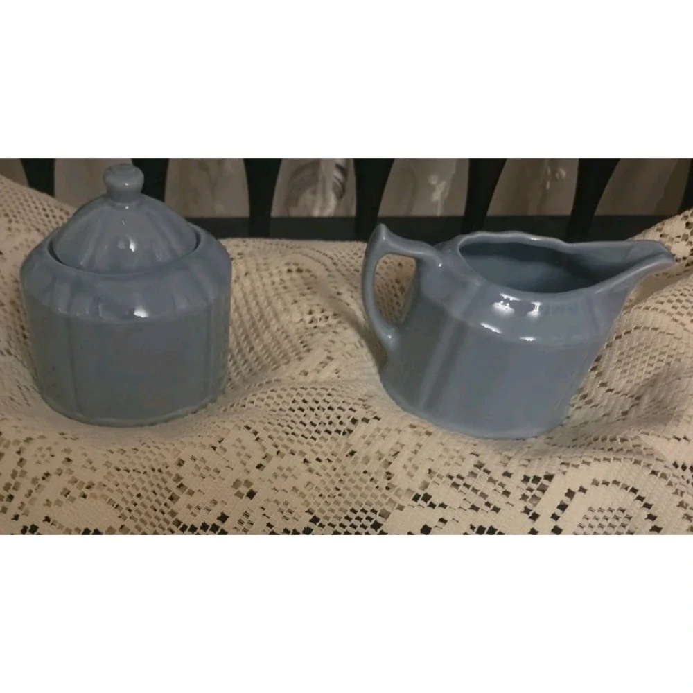 Vintage Colonial Blue Creamer & Covered Sugar Bowl Set Farmhouse Cottagecore